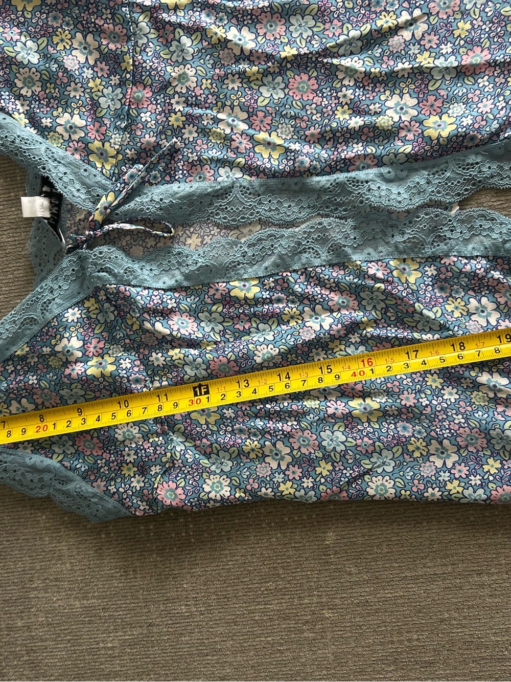Frankies Bikinis Y2K Floral Lace Silk Cami Top S Fairy Femenine - Picture 10 of 14